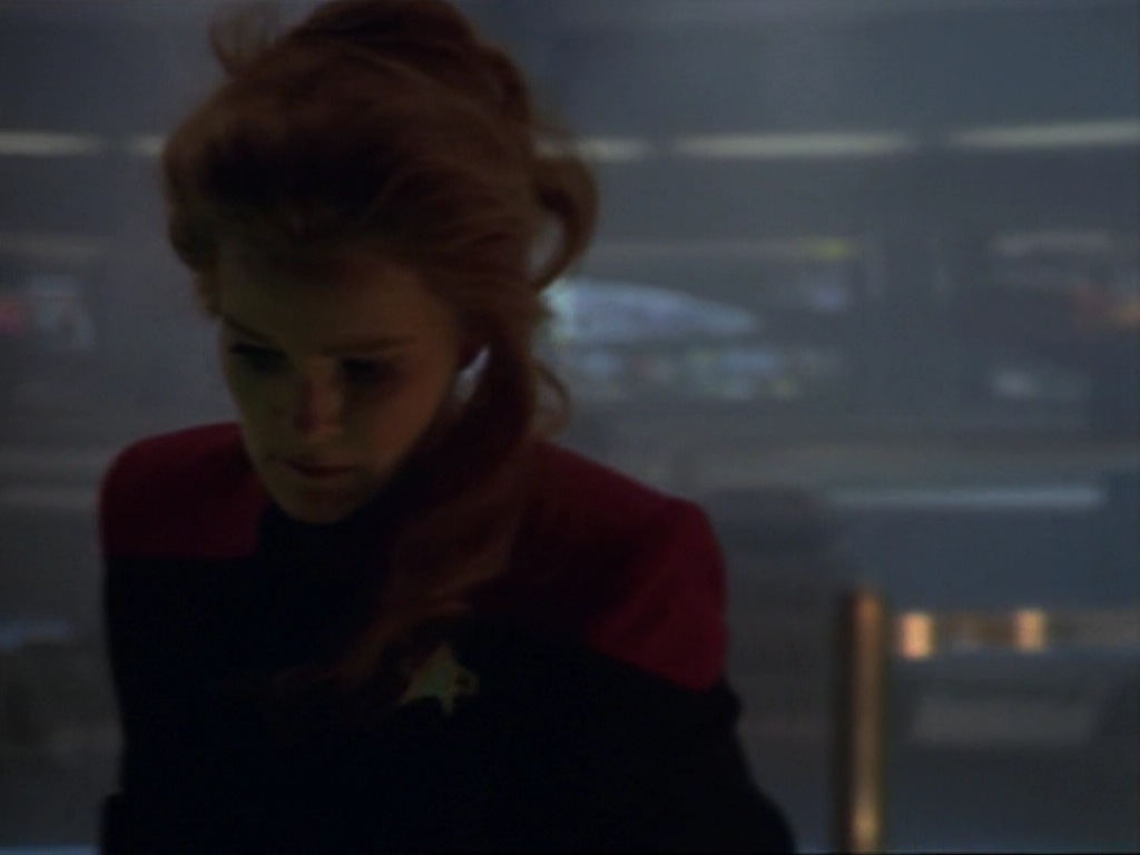 ariane179254_StarTrekVoyager_1x01_1x02-Caretaker_1705.jpg
