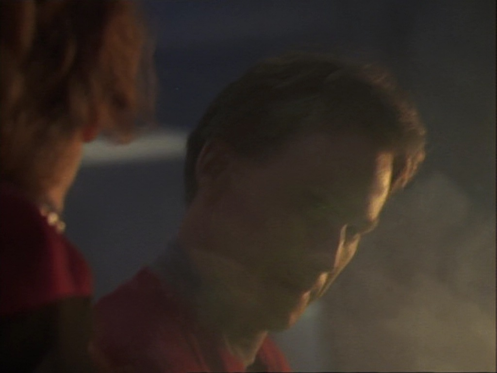 ariane179254_StarTrekVoyager_1x01_1x02-Caretaker_1726.jpg