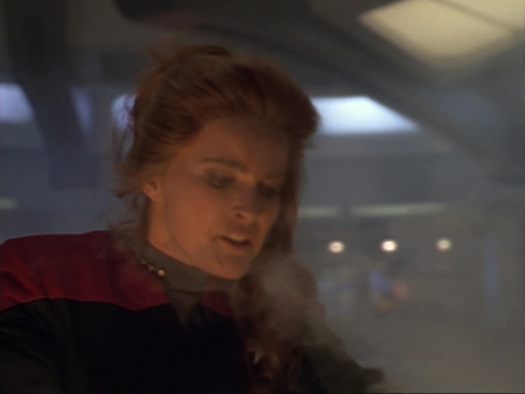 ariane179254_StarTrekVoyager_1x01_1x02-Caretaker_1732.jpg