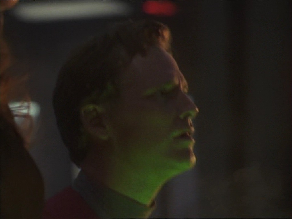 ariane179254_StarTrekVoyager_1x01_1x02-Caretaker_1753.jpg