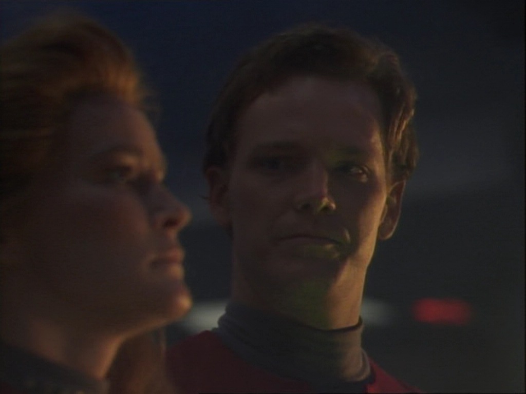 ariane179254_StarTrekVoyager_1x01_1x02-Caretaker_1770.jpg