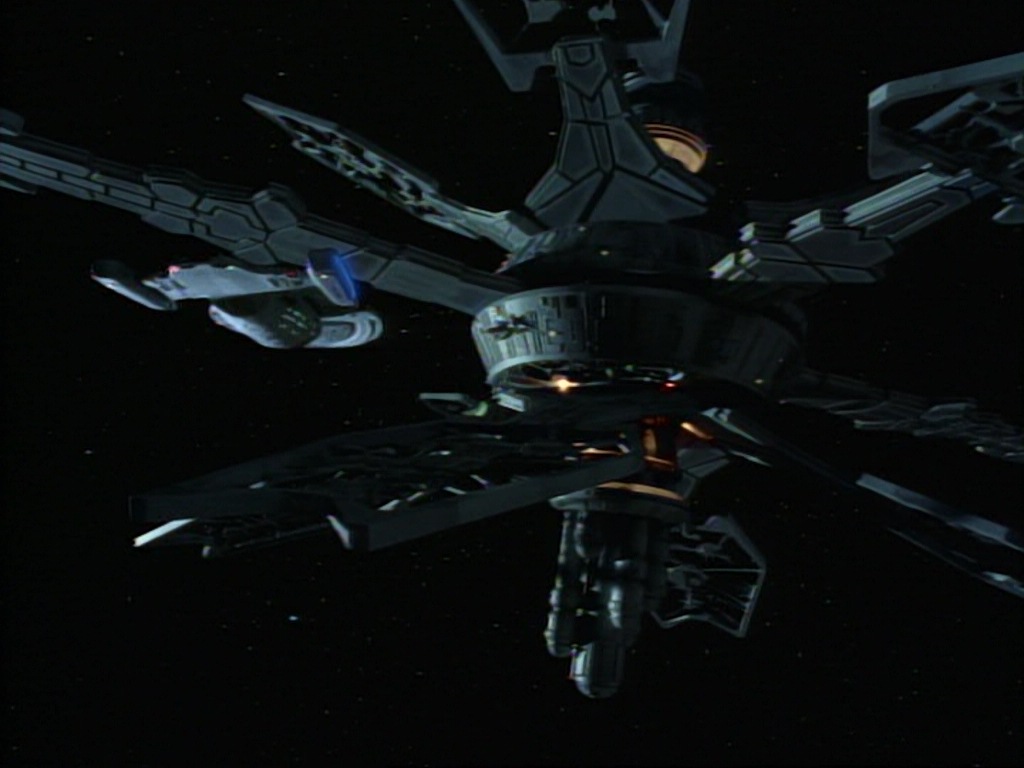 ariane179254_StarTrekVoyager_1x01_1x02-Caretaker_1781.jpg