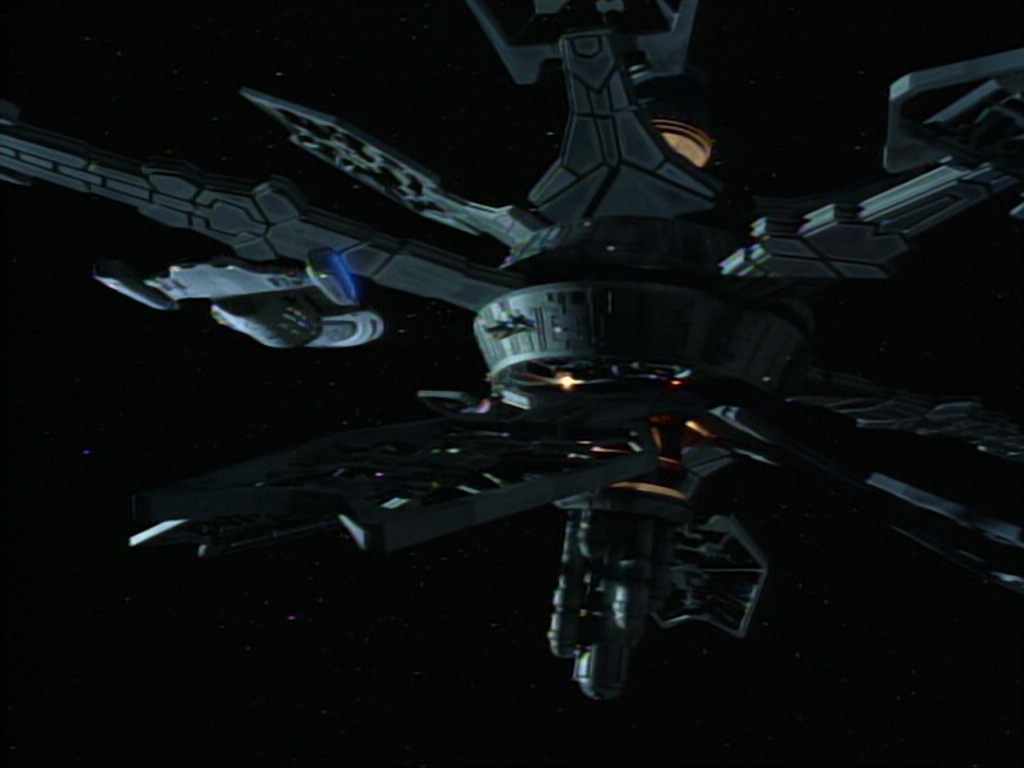 ariane179254_StarTrekVoyager_1x01_1x02-Caretaker_1782.jpg