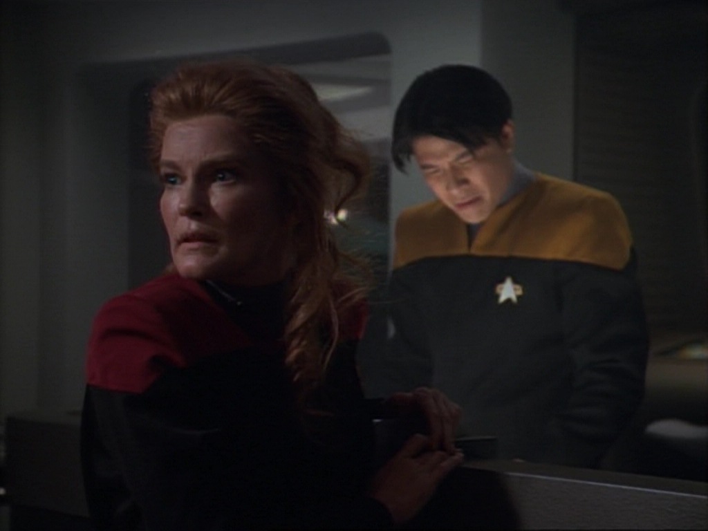 ariane179254_StarTrekVoyager_1x01_1x02-Caretaker_1797.jpg
