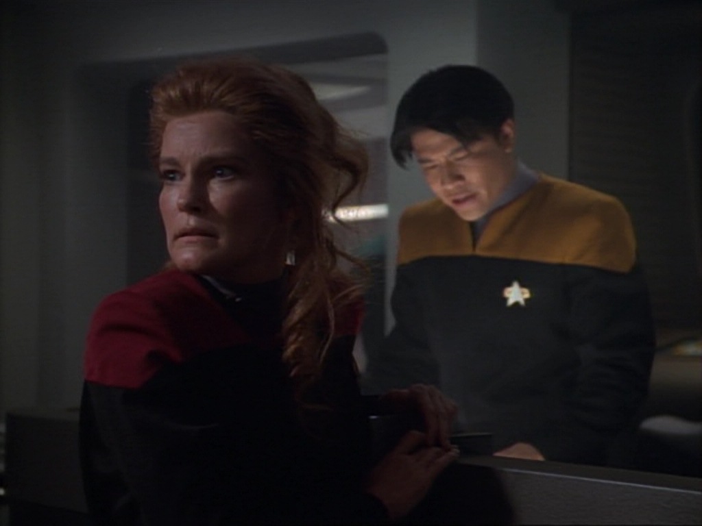 ariane179254_StarTrekVoyager_1x01_1x02-Caretaker_1798.jpg
