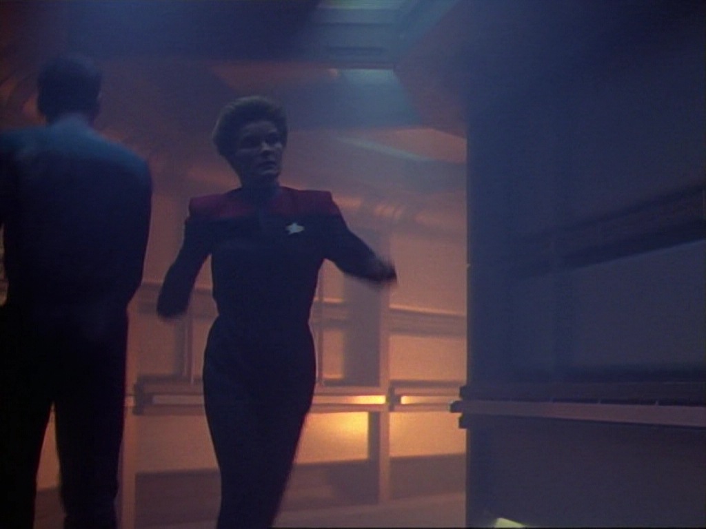 ariane179254_StarTrekVoyager_1x01_1x02-Caretaker_1869.jpg