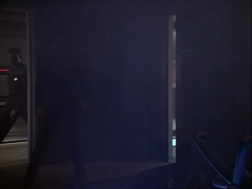 ariane179254_StarTrekVoyager_1x01_1x02-Caretaker_1874.jpg