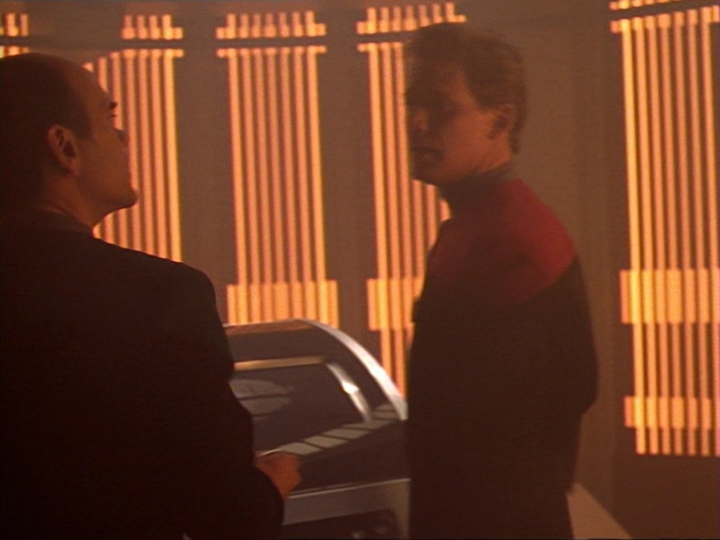 ariane179254_StarTrekVoyager_1x01_1x02-Caretaker_1984.jpg