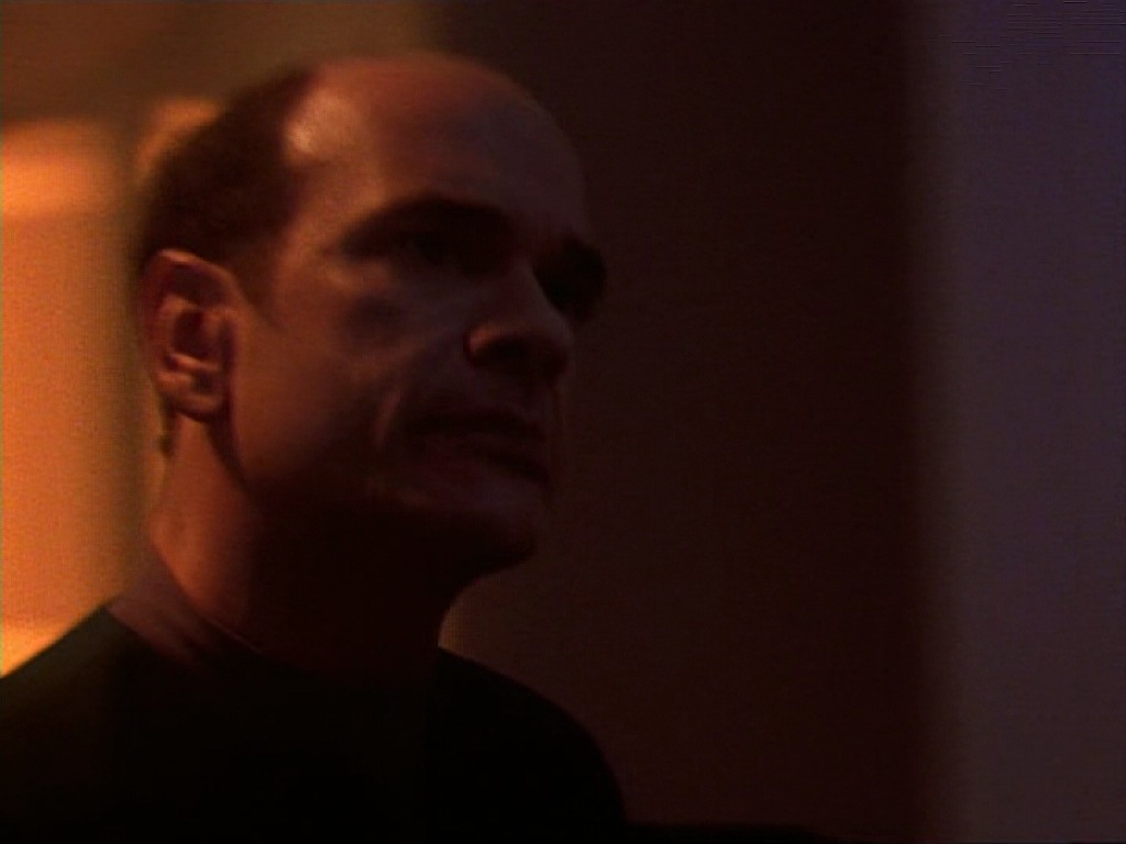 ariane179254_StarTrekVoyager_1x01_1x02-Caretaker_1988.jpg