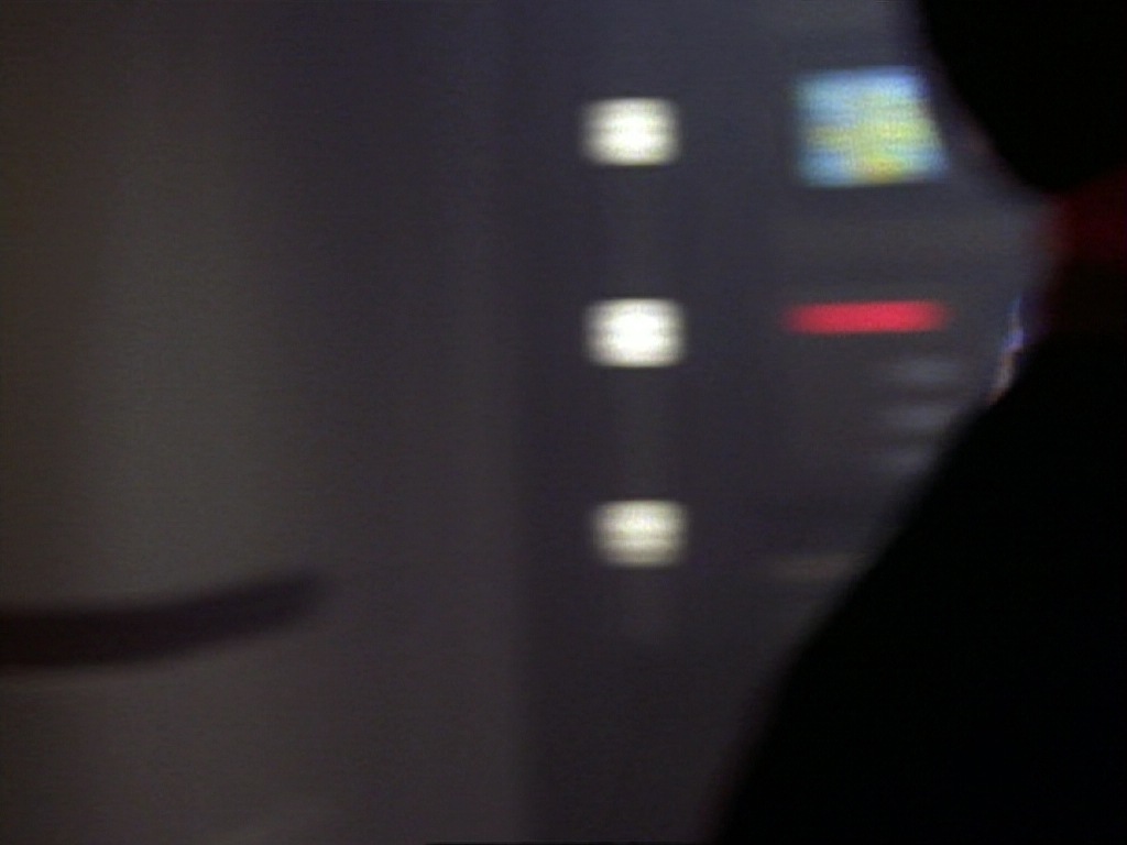 ariane179254_StarTrekVoyager_1x01_1x02-Caretaker_1989.jpg