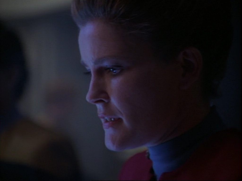 ariane179254_StarTrekVoyager_1x01_1x02-Caretaker_2015.jpg