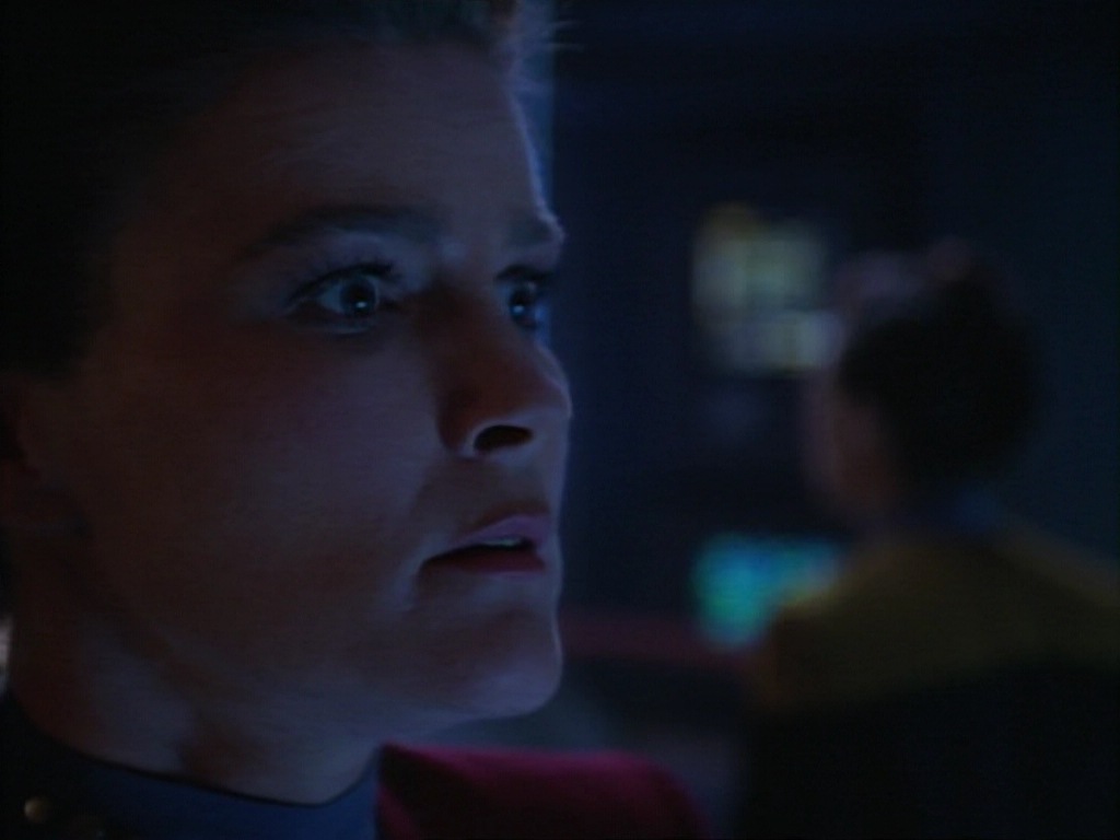 ariane179254_StarTrekVoyager_1x01_1x02-Caretaker_2028.jpg