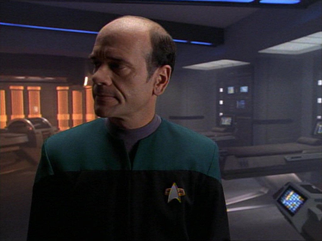 ariane179254_StarTrekVoyager_1x01_1x02-Caretaker_2086.jpg