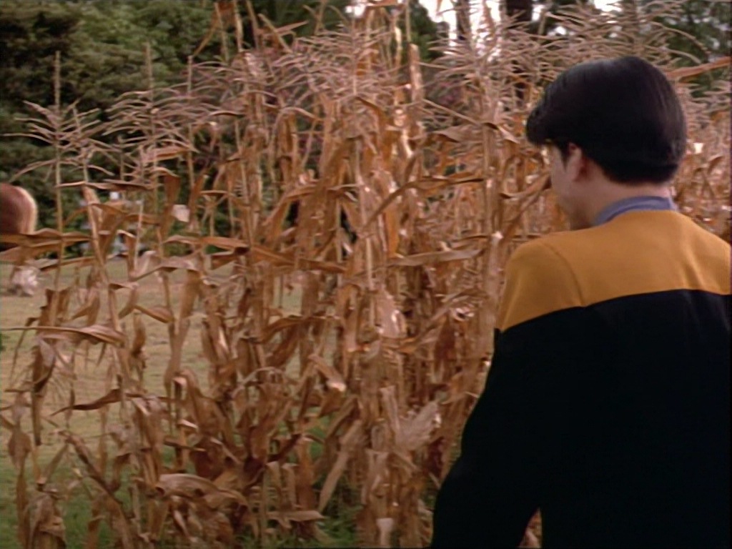 ariane179254_StarTrekVoyager_1x01_1x02-Caretaker_2098.jpg