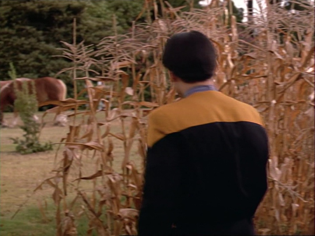 ariane179254_StarTrekVoyager_1x01_1x02-Caretaker_2099.jpg