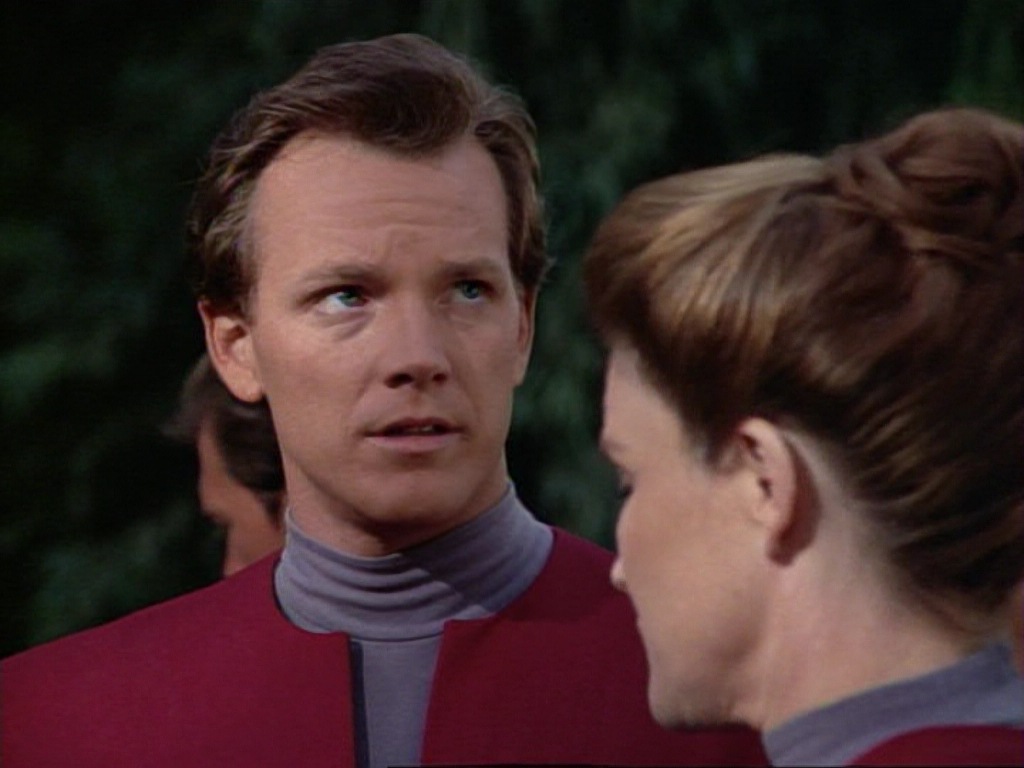 ariane179254_StarTrekVoyager_1x01_1x02-Caretaker_2140.jpg