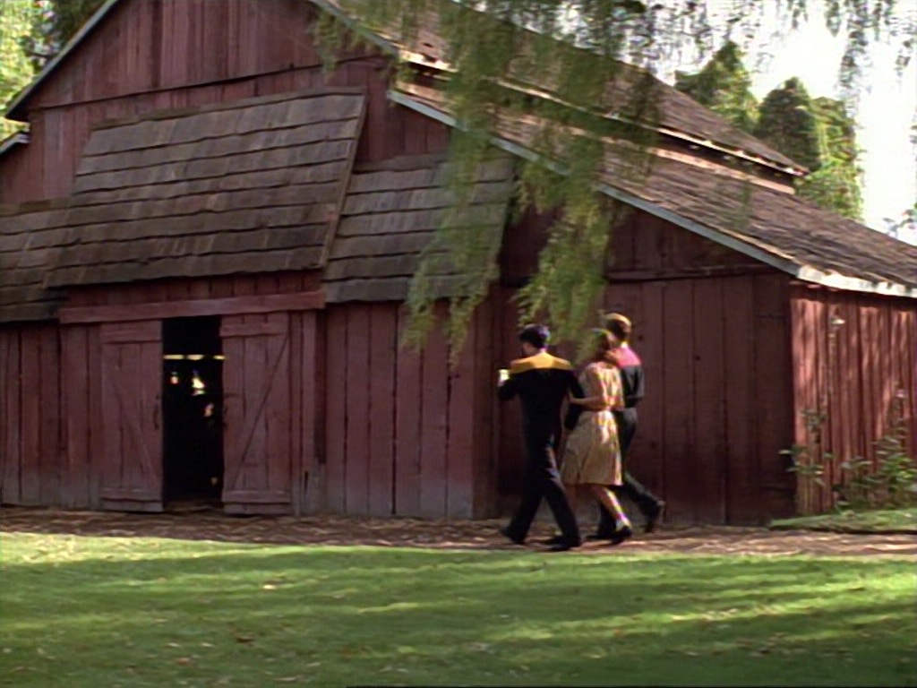 ariane179254_StarTrekVoyager_1x01_1x02-Caretaker_2353.jpg