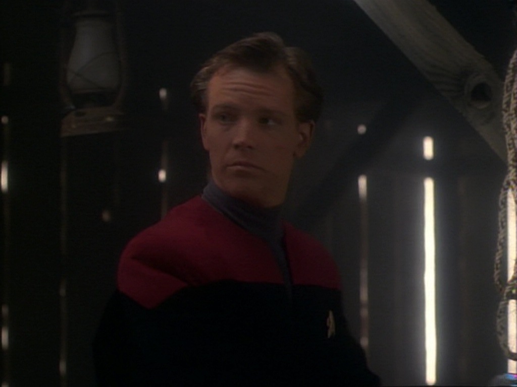 ariane179254_StarTrekVoyager_1x01_1x02-Caretaker_2380.jpg