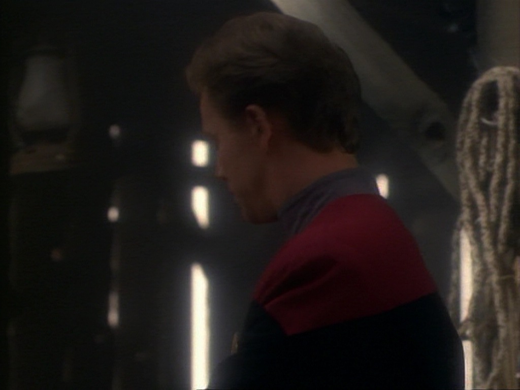 ariane179254_StarTrekVoyager_1x01_1x02-Caretaker_2390.jpg