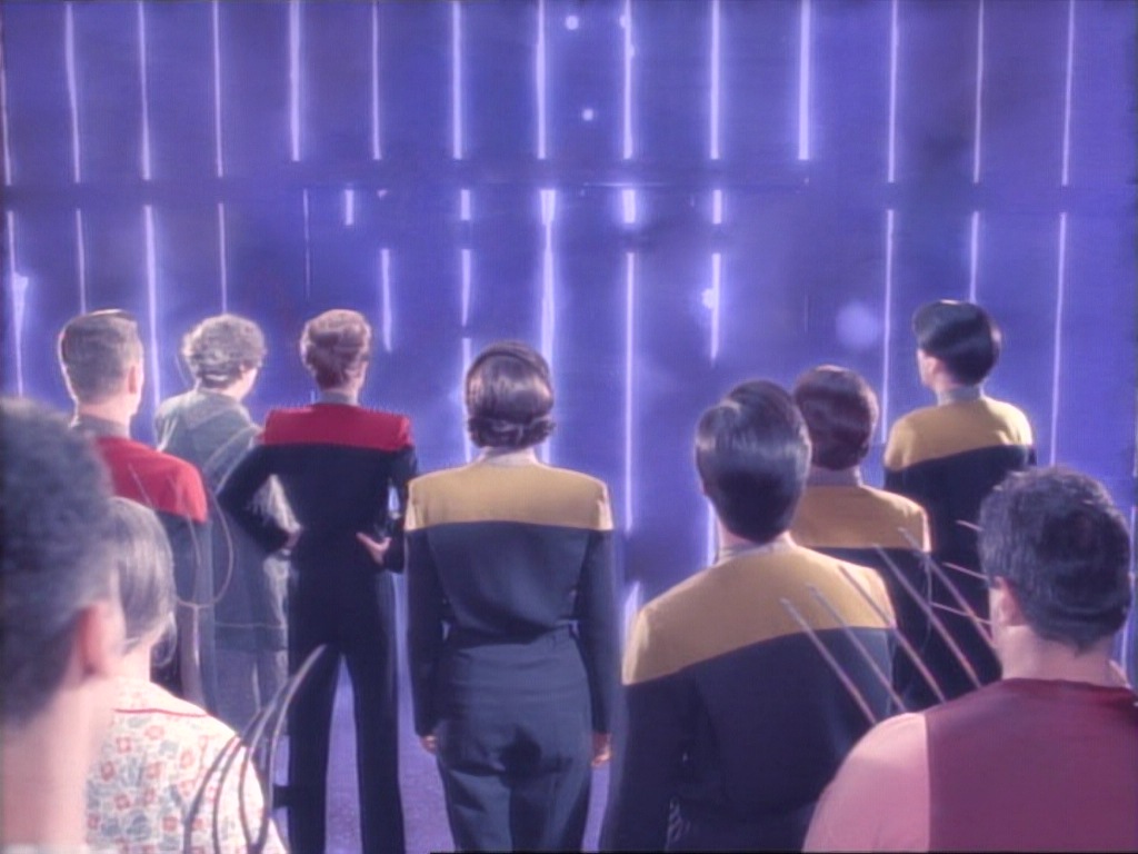 ariane179254_StarTrekVoyager_1x01_1x02-Caretaker_2467.jpg
