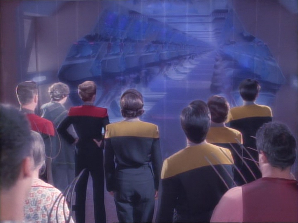 ariane179254_StarTrekVoyager_1x01_1x02-Caretaker_2468.jpg
