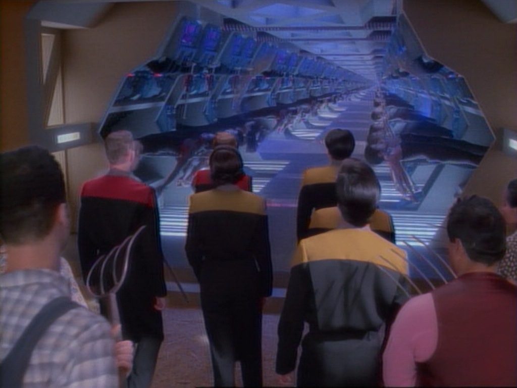 ariane179254_StarTrekVoyager_1x01_1x02-Caretaker_2481.jpg