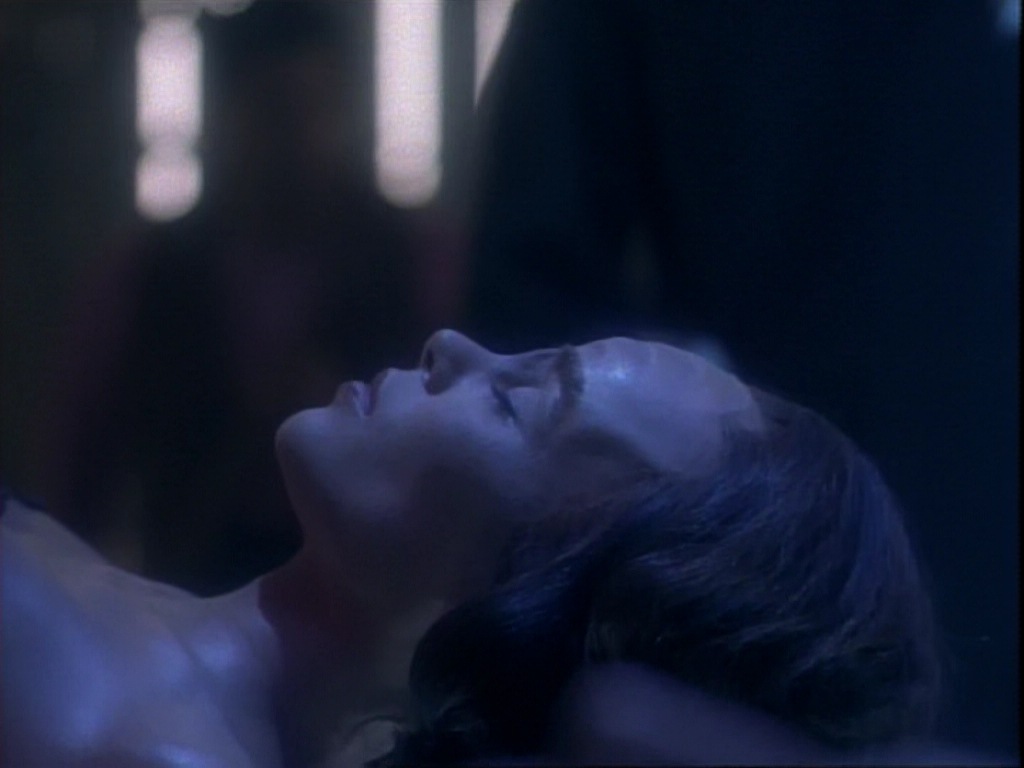 ariane179254_StarTrekVoyager_1x01_1x02-Caretaker_2495.jpg
