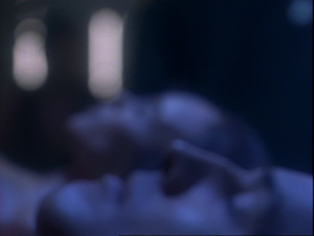 ariane179254_StarTrekVoyager_1x01_1x02-Caretaker_2497.jpg