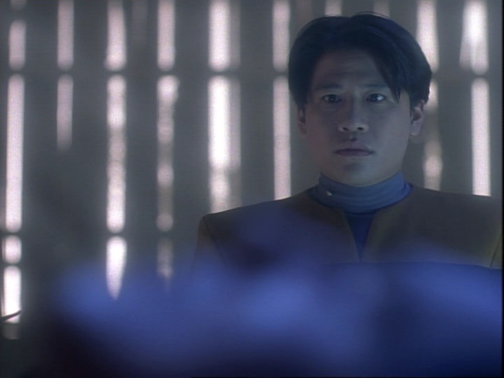 ariane179254_StarTrekVoyager_1x01_1x02-Caretaker_2506.jpg