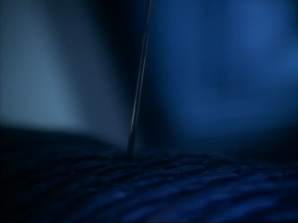 ariane179254_StarTrekVoyager_1x01_1x02-Caretaker_2529.jpg