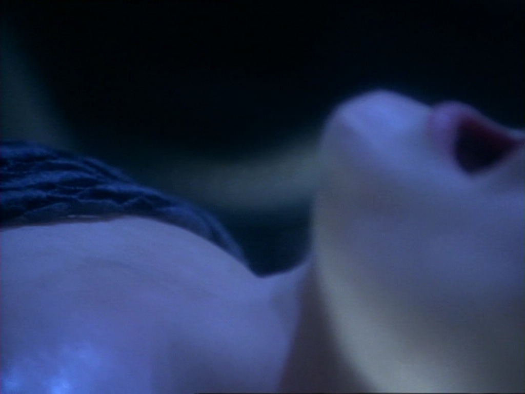 ariane179254_StarTrekVoyager_1x01_1x02-Caretaker_2536.jpg