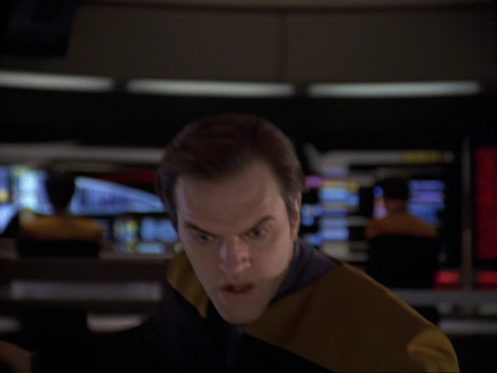 ariane179254_StarTrekVoyager_1x01_1x02-Caretaker_2596.jpg