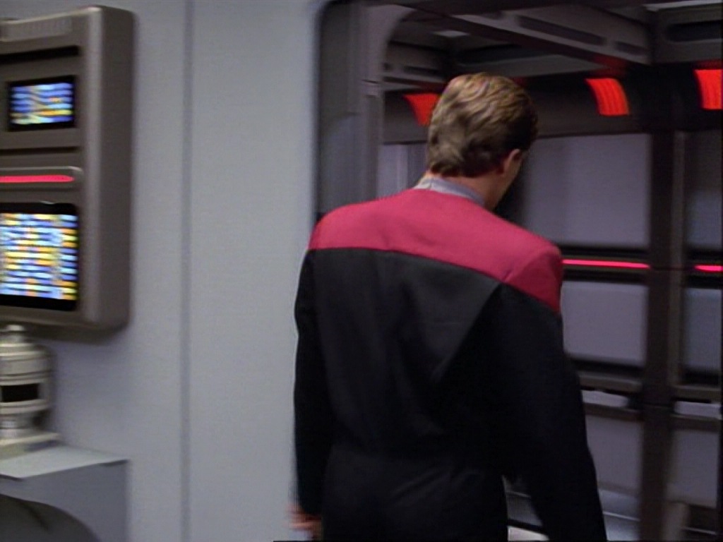 ariane179254_StarTrekVoyager_1x01_1x02-Caretaker_2625.jpg
