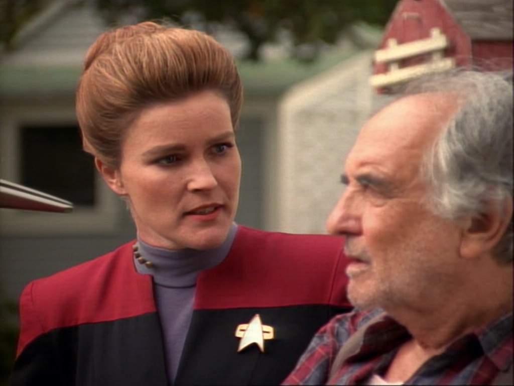 ariane179254_StarTrekVoyager_1x01_1x02-Caretaker_3072.jpg