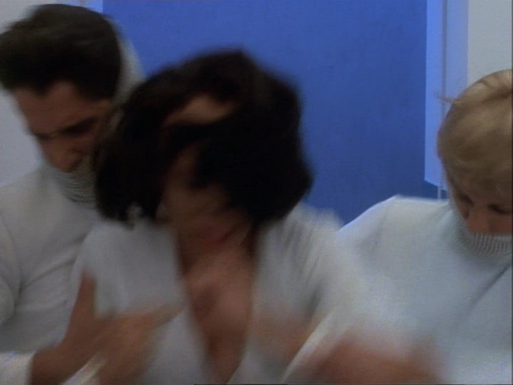 ariane179254_StarTrekVoyager_1x01_1x02-Caretaker_3198.jpg