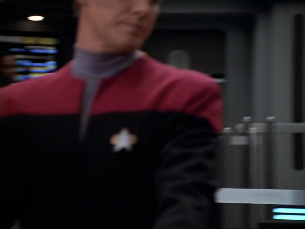 ariane179254_StarTrekVoyager_1x01_1x02-Caretaker_3537.jpg
