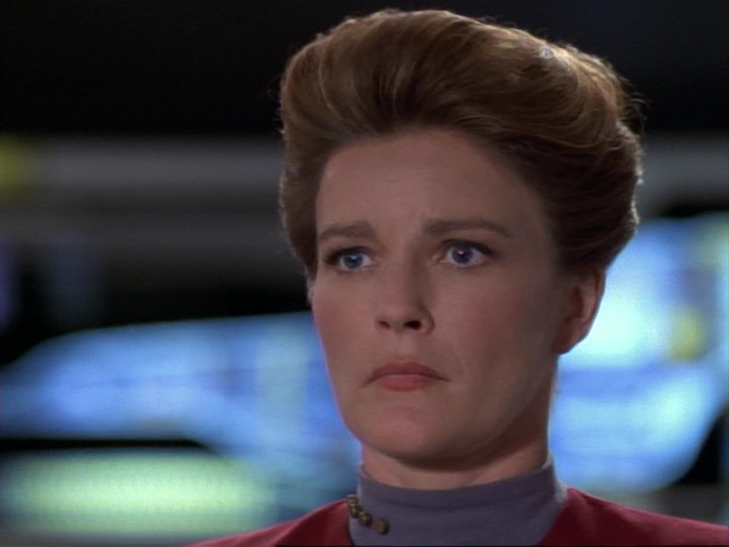 ariane179254_StarTrekVoyager_1x01_1x02-Caretaker_3544.jpg