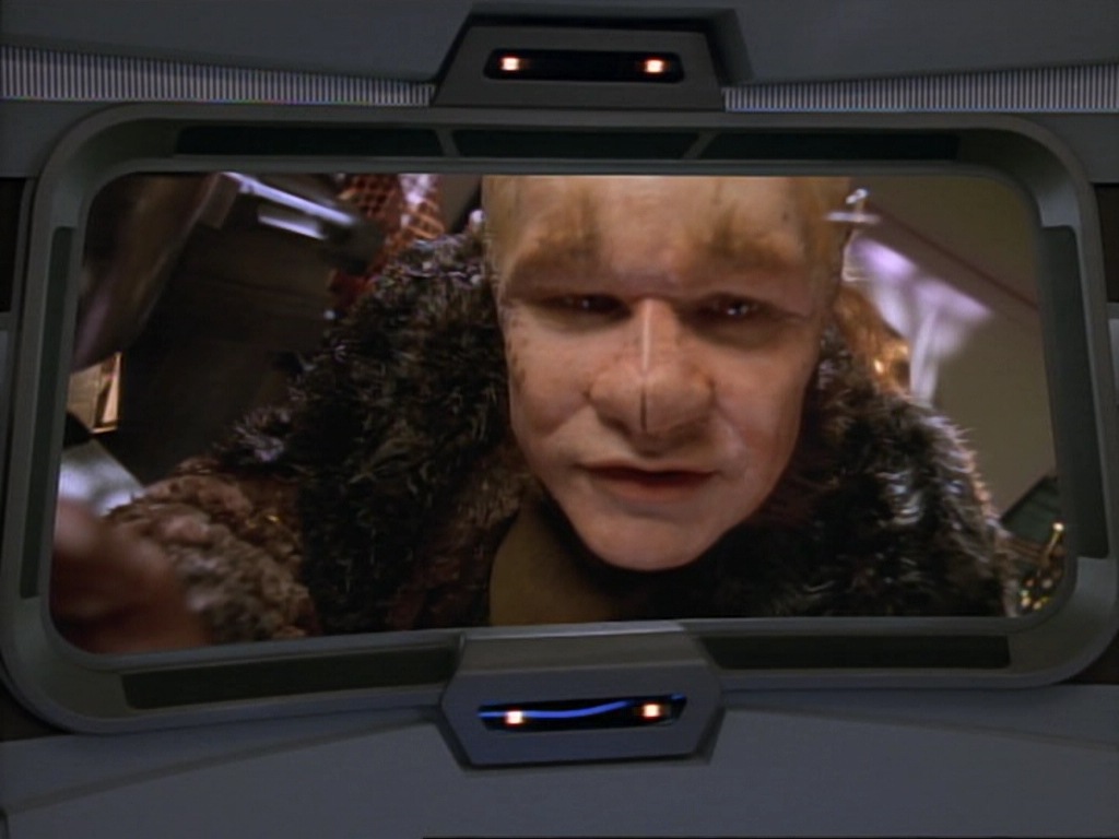 ariane179254_StarTrekVoyager_1x01_1x02-Caretaker_3563.jpg