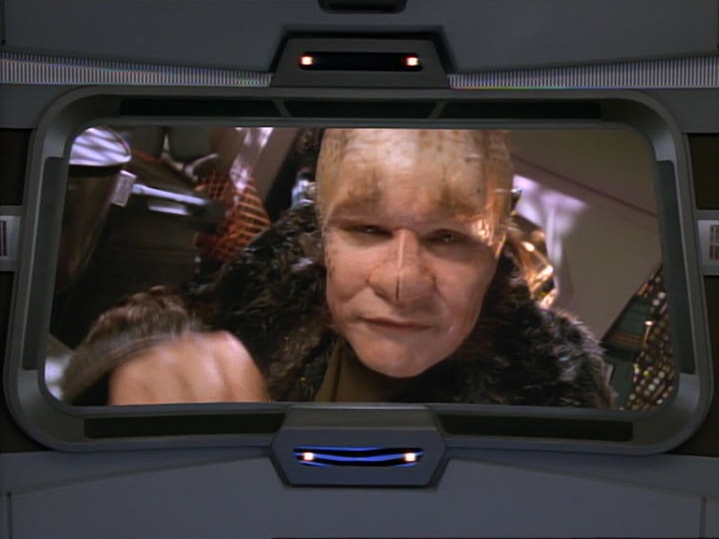 ariane179254_StarTrekVoyager_1x01_1x02-Caretaker_3581.jpg
