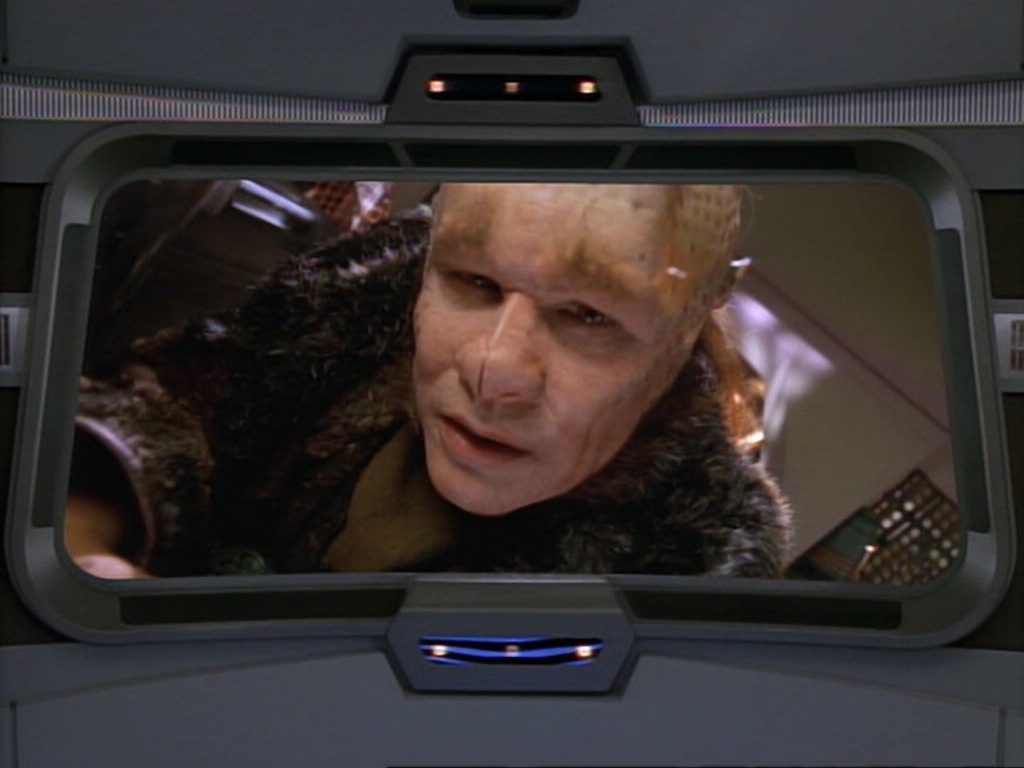 ariane179254_StarTrekVoyager_1x01_1x02-Caretaker_3614.jpg