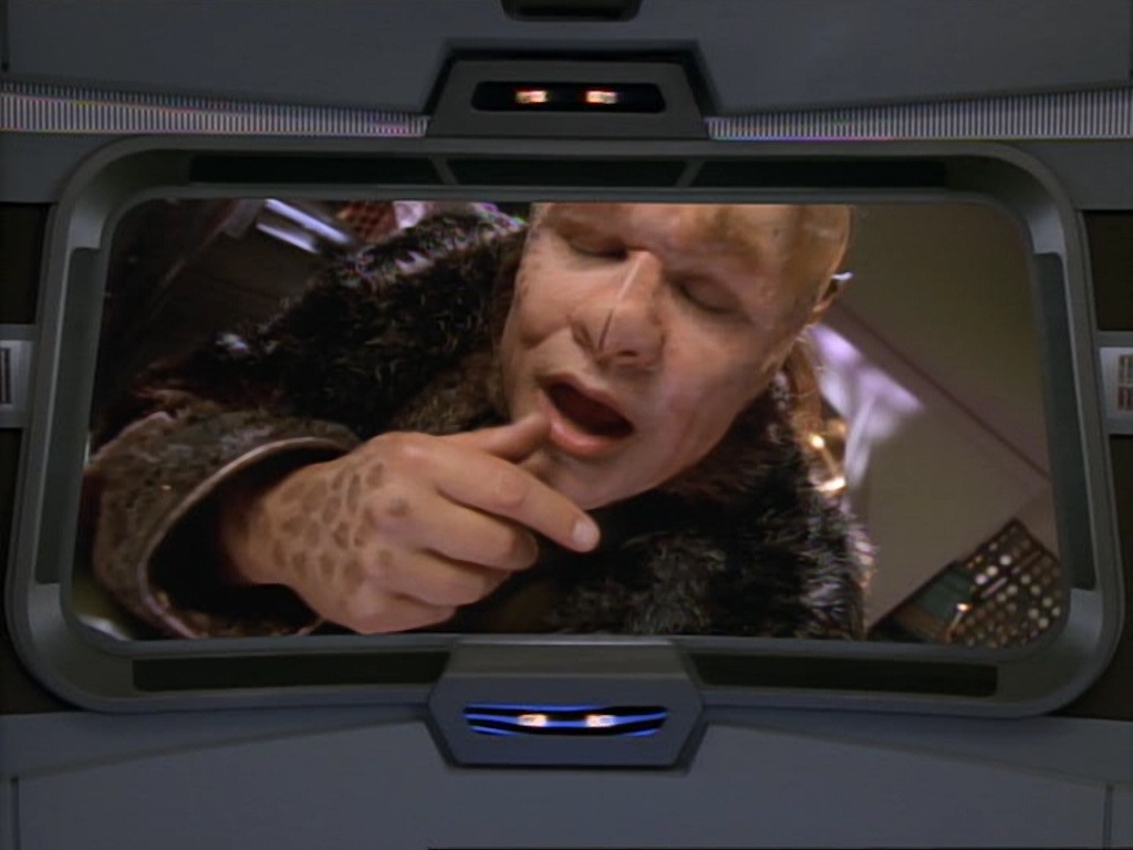 ariane179254_StarTrekVoyager_1x01_1x02-Caretaker_3619.jpg