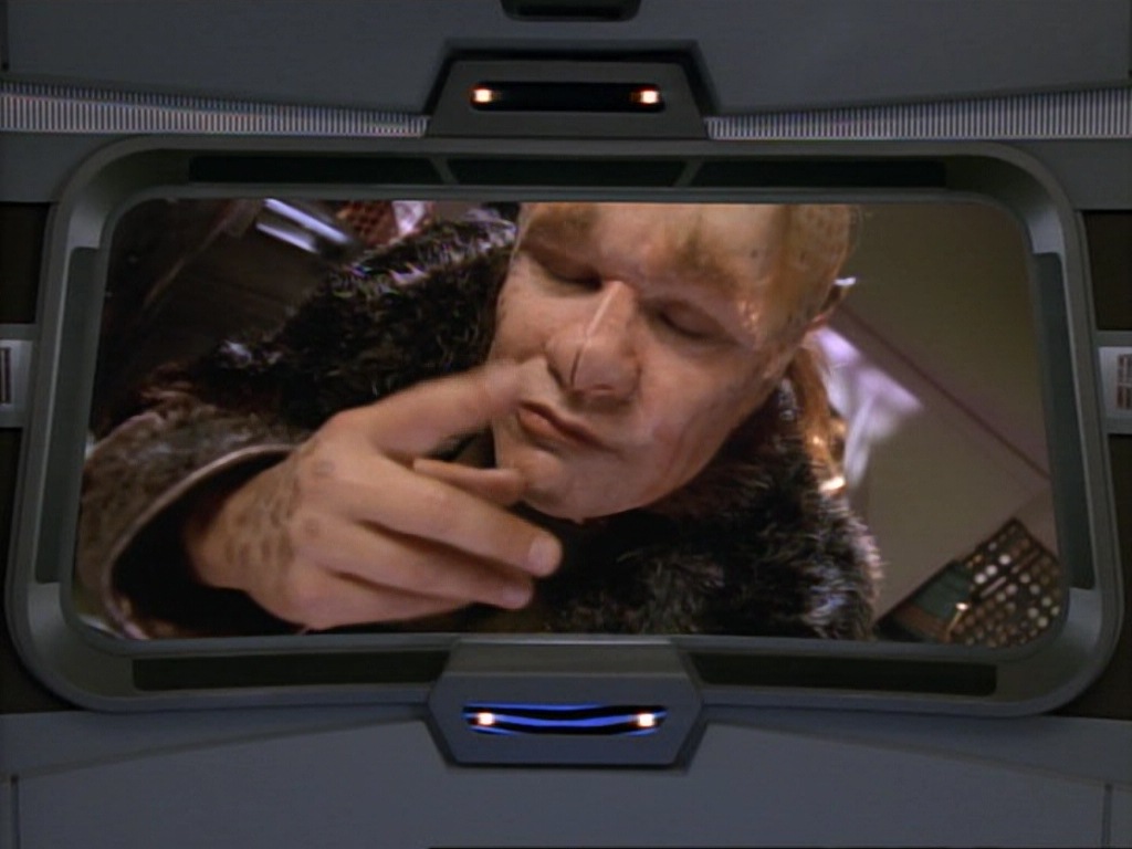 ariane179254_StarTrekVoyager_1x01_1x02-Caretaker_3620.jpg