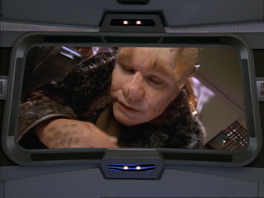 ariane179254_StarTrekVoyager_1x01_1x02-Caretaker_3621.jpg