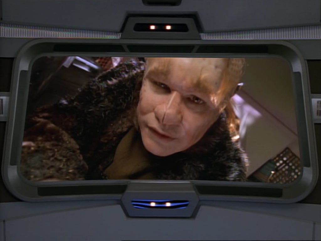ariane179254_StarTrekVoyager_1x01_1x02-Caretaker_3623.jpg