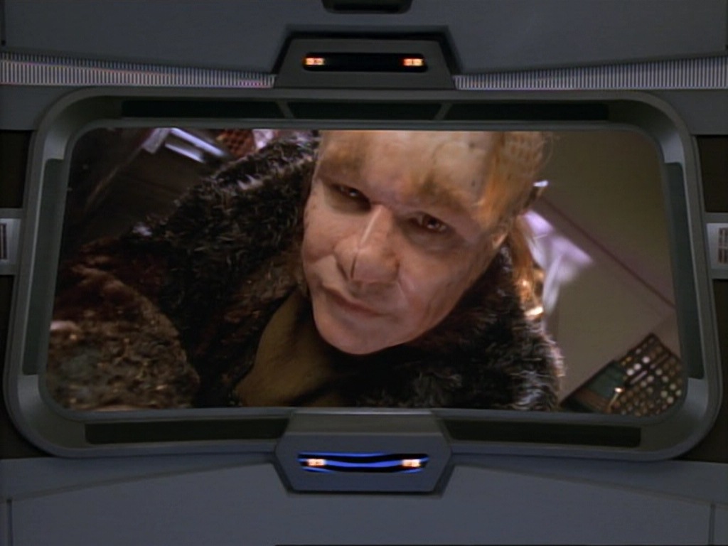 ariane179254_StarTrekVoyager_1x01_1x02-Caretaker_3624.jpg
