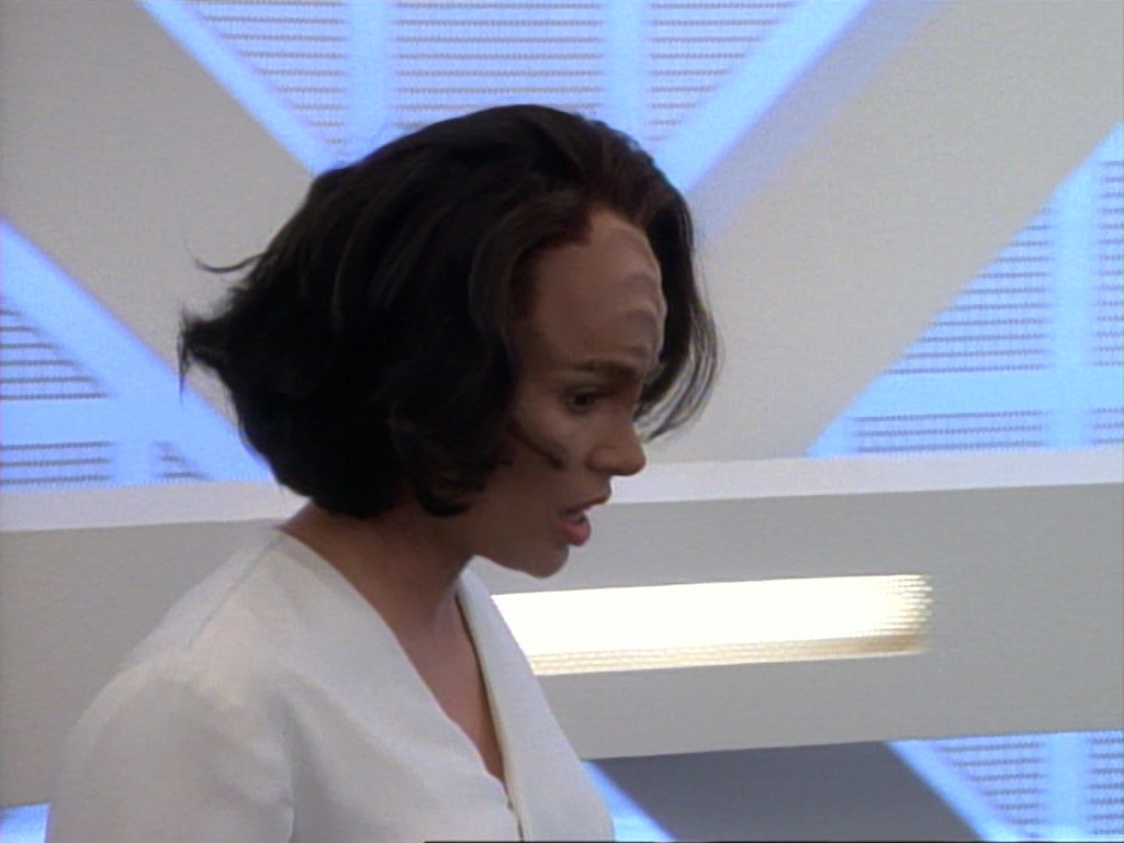 ariane179254_StarTrekVoyager_1x01_1x02-Caretaker_3964.jpg