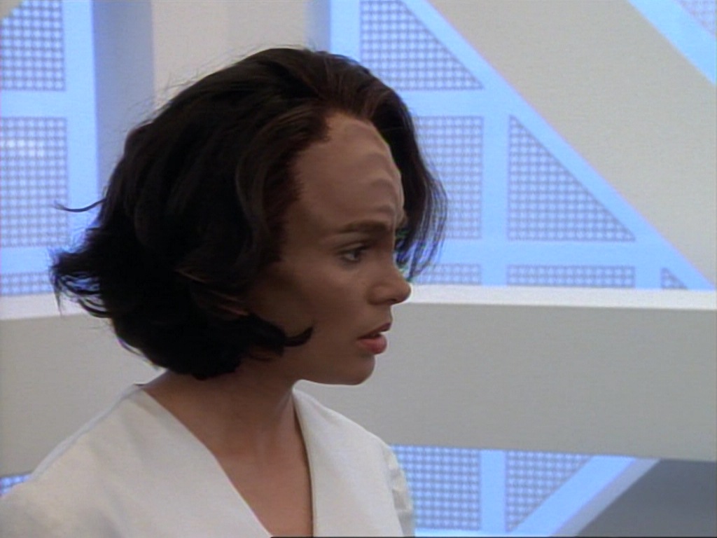 ariane179254_StarTrekVoyager_1x01_1x02-Caretaker_3980.jpg