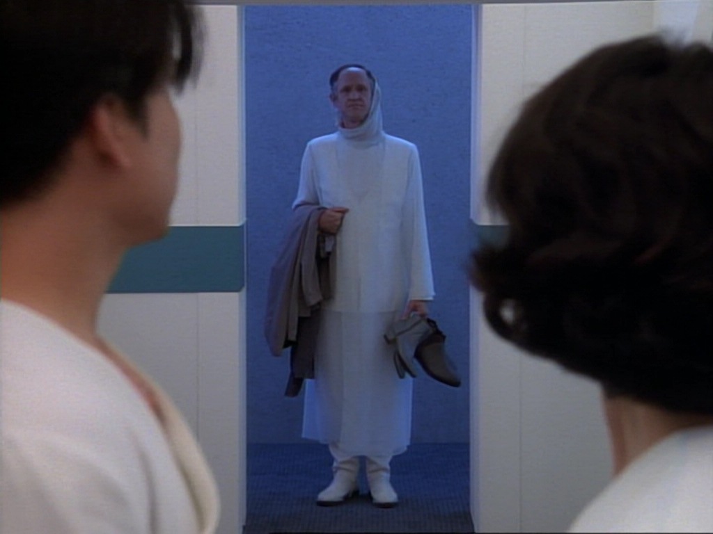 ariane179254_StarTrekVoyager_1x01_1x02-Caretaker_3999.jpg