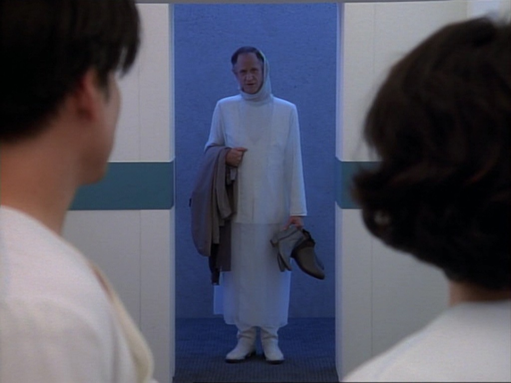 ariane179254_StarTrekVoyager_1x01_1x02-Caretaker_4004.jpg
