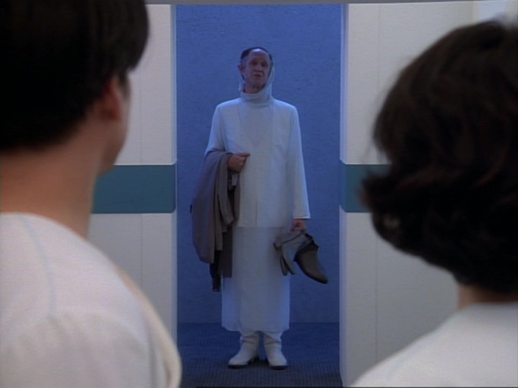 ariane179254_StarTrekVoyager_1x01_1x02-Caretaker_4019.jpg